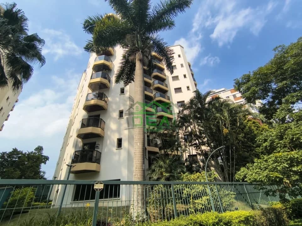 Apartamento a venda, Excelente Localização, 3 Dormitórios sendo 1 suíte, 2 vagas de garagem