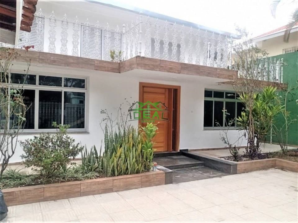 Sobrado no bairro Bela Aliança, 5 dorm, 3 suíte, 5 vagas, 359 m, 703 m