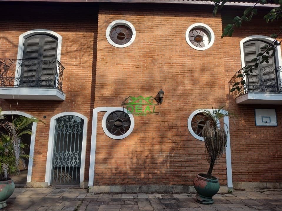 Sobrado 6 dormitórios Boaçava com piscina e 6 vagas