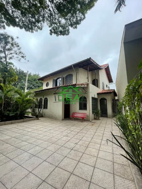 Sobrado 4 Suítes com 6 Vagas em Bela Aliança