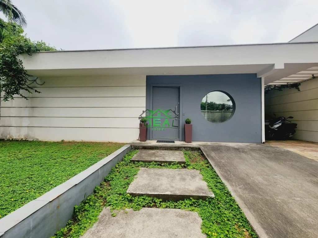 Casa Térrea para Venda no Alto da Lapa, bem localizada e rua arborizada